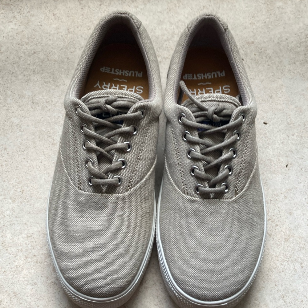 Sperry Men's tan Sneakers. New in original box.
